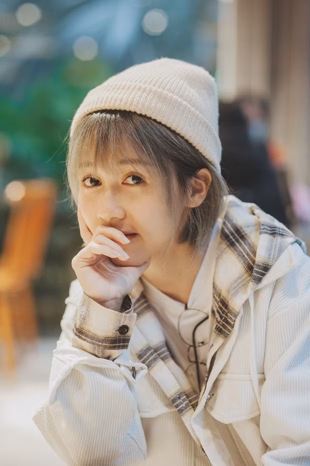 Nữ YouTuber hiếm hoi xuất hiện trên sân khấu Táo Quân: Xuất thân gia thế khủng, từng tốt nghiệp một trường đại học top đầu - Ảnh 2.