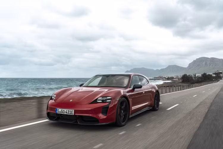 porsche-1.jpg