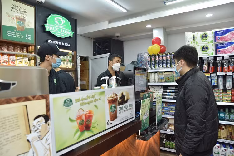 cua-hang-winmart-nhuong-quyen-dau-tien-tai-ha-noi-tich-hop-kiosk-phuc-long-va-mang-di-dong-reddi.jpg