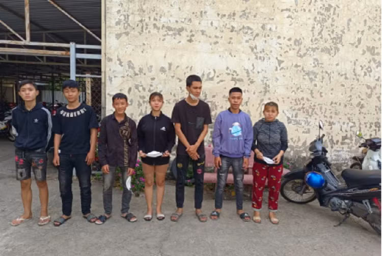 nhom-cuop1(1).png