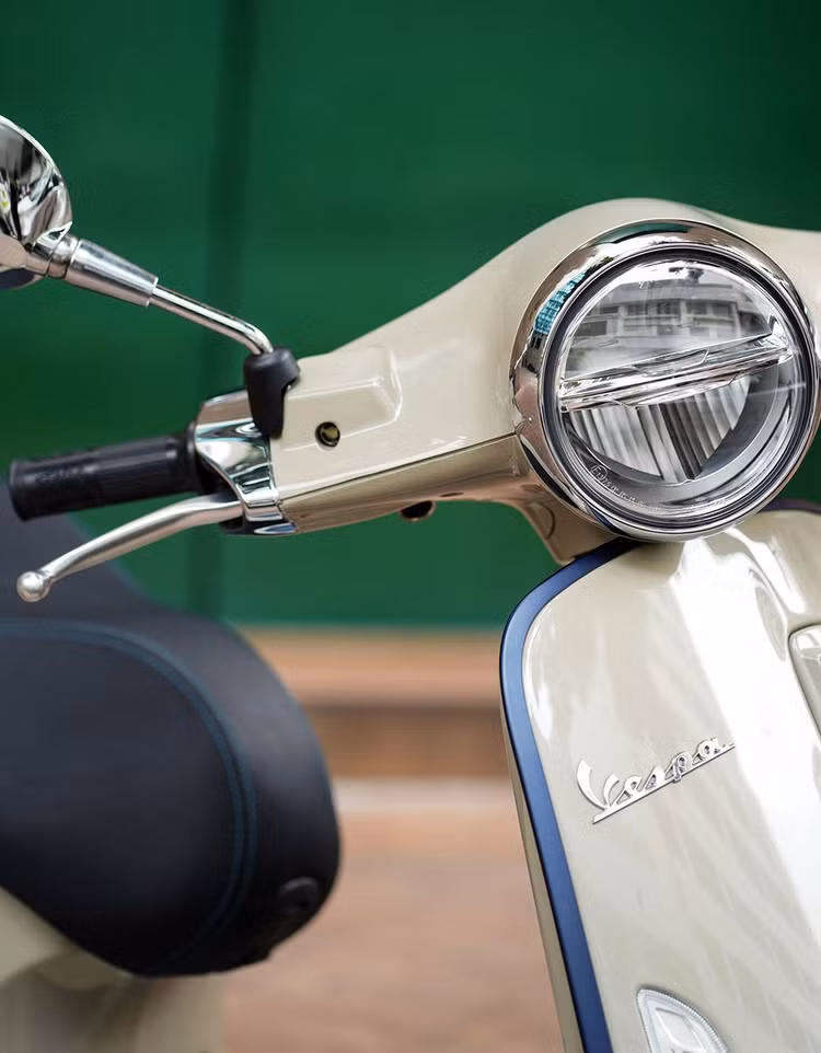 vespa-primavera-s-beige-avvolgente.jpg