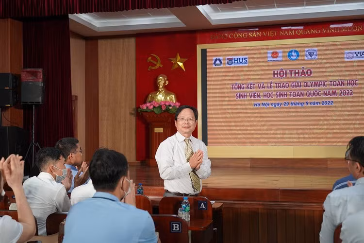 pgs.ts-vu-hoang-linh.jpg