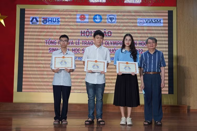 gs.tskh-ngo-viet-trung.jpg