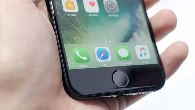 Apple trình làng iPhone 16E... thiết kế có ấn tượng như lời đồn? - Hình 9 Apple trinh lang iPhone 16E... thiet ke co an tuong nhu loi don?-Hinh-9