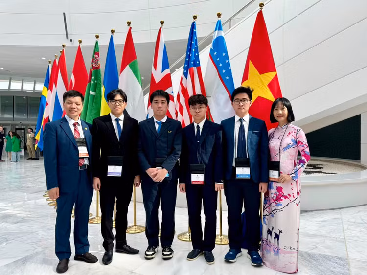 Học sinh Việt Nam giành 3 huy chương Vàng Olympic Sinh học Quốc tế năm 2024 Hoc sinh Viet Nam gianh 3 huy chuong Vang Olympic Sinh hoc Quoc te nam 2024