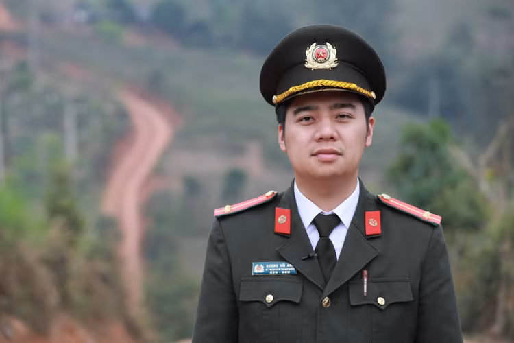 Chan dung 10 guong mat tre Viet Nam tieu bieu nam 2022-Hinh-10