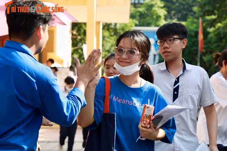 Thứ trưởng Bộ GD&ĐT: Ra đề không đánh đố để không cần học thêm - Hình 3 Thu truong Bo GD&DT: Ra de khong danh do de khong can hoc them-Hinh-3