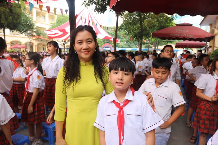 Luat Nha giao khang dinh su ton vinh voi nghe cao quy, ve vang-Hinh-3