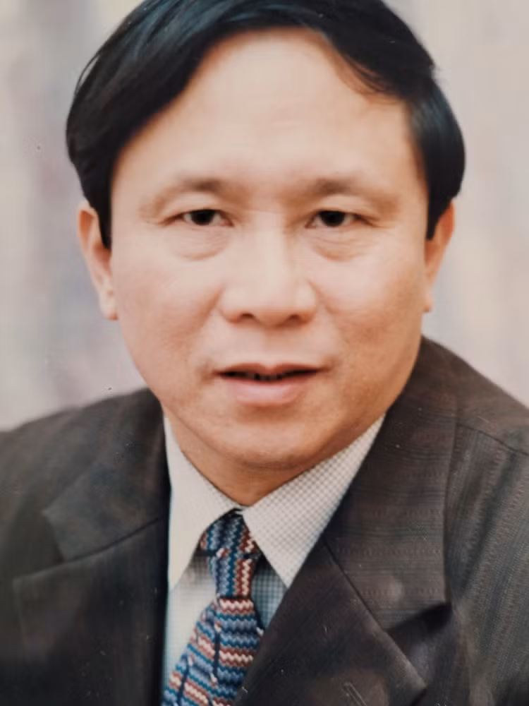 Từ vụ Ý Nhi: Ứng xử của hoa hậu phải ngang tầm sắc đẹp? - Hình 3 Tu vu Y Nhi: Ung xu cua hoa hau phai ngang tam sac dep?-Hinh-3