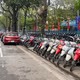 [VIDEO] Phí gửi xe tăng, Hà Nội vẫn thiếu bãi đỗ