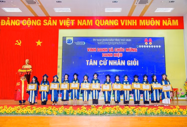 Ngày 04/07/2025, Nguyễn Thị Ngọt tốt nghiệp 3.