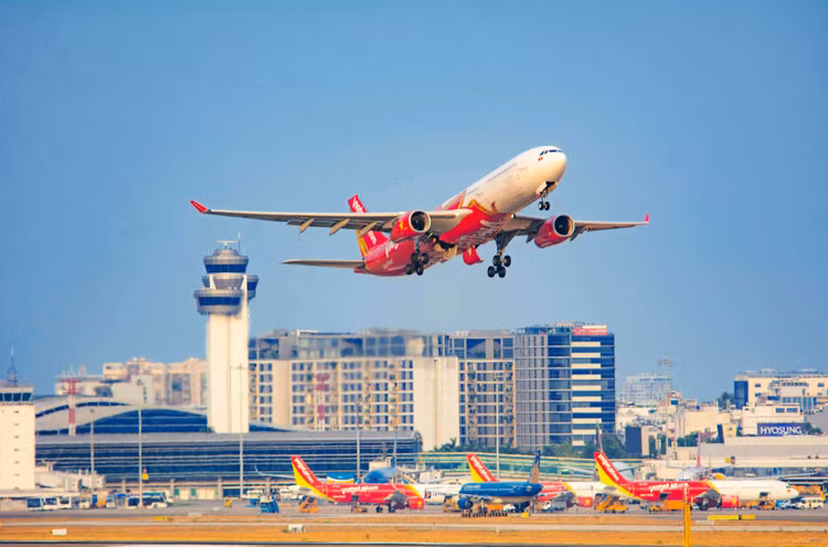 tau-bay-vietjet-2.jpg