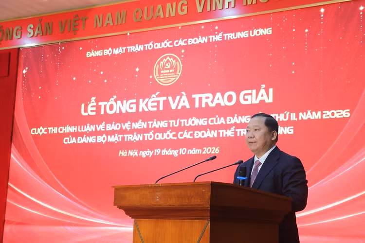 nguyen-phi-long.jpg