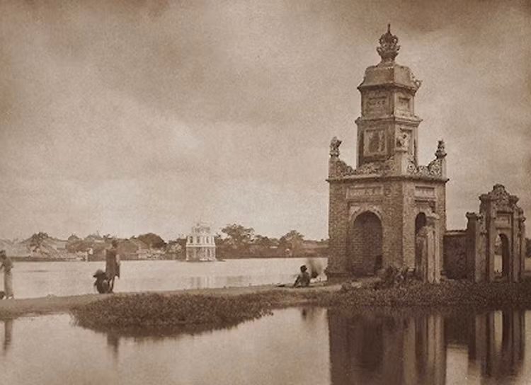 thap-hoa-phong-thoi-xa-xua.jpg