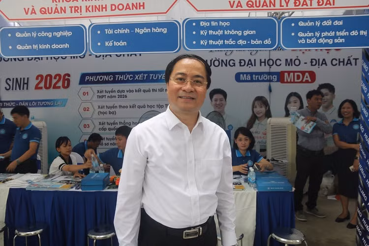 pgsts-tran-xuan-truong.jpg