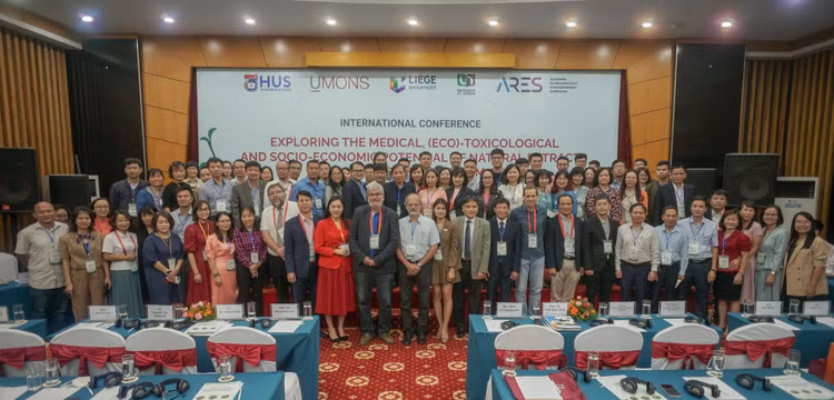 Các nhà khoa học Việt Nam và quốc tế tham gia nghiên cứu dự án. Các nhà khoa học Việt Nam và quốc tế tham gia nghiên cứu dự án.