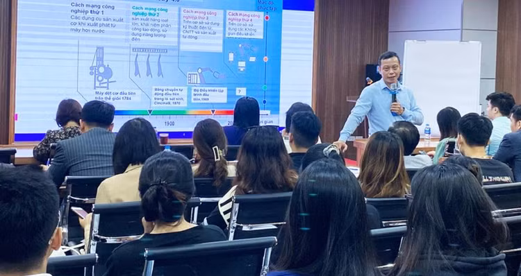 Lớp học chuyển đổi số cho doanh nghiệp nhỏ và vừa.