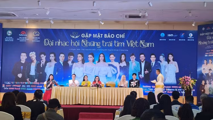 Họp báo chia sẻ về chương trình. Họp báo chia sẻ về chương trình.