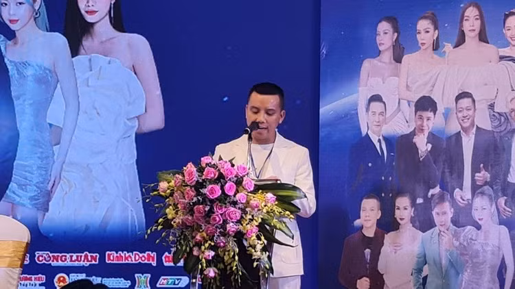 Ông Hồ Viết Cường, Trưởng ban tổ chức phát biểu. Ông Hồ Viết Cường, Trưởng ban tổ chức phát biểu.
