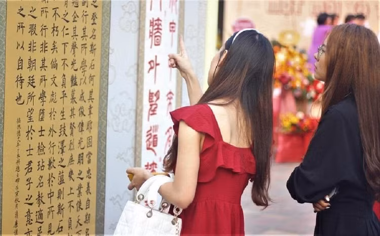 Lan tỏa tình yêu thư pháp tới giới trẻ.