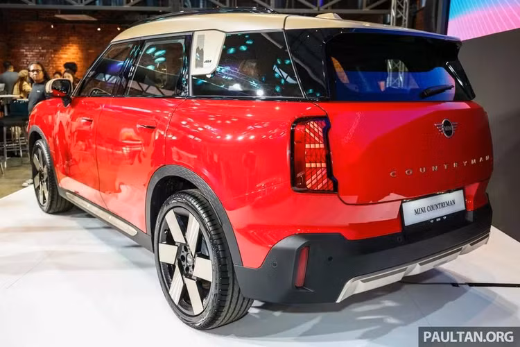 mini-countryman-s-fiery-stallion-edition-3.jpg