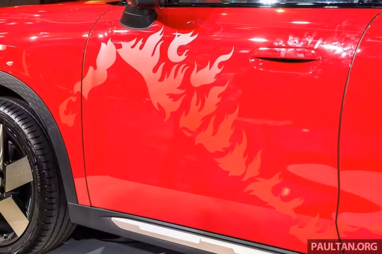 mini-countryman-s-fiery-stallion-edition-7.jpg