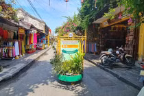 Bán vé tham quan… phố cổ Hội An tĩnh lặng