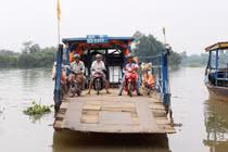 Cần giám sát việc trang bị áo phao cho khách đi phà các tỉnh Miền Tây