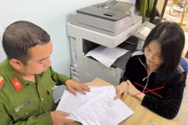 Chờ thụ án, cựu nhân viên ngân hàng vẫn lừa đảo hơn 800 triệu 