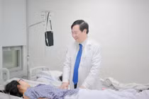 Thủng dạ dày, suy đa tạng vì… tinh bột nghệ