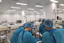 ECMO và lọc máu liên tục cứu sống trẻ viêm cơ tim tối cấp
