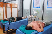 Méo miệng, mắt không nhắm vì đau đầu vẫn tập thể dục