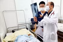 Ăn tiết canh viêm màng não do liên cầu khuẩn lợn dễ điếc tai