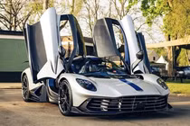 Aston Martin Valhalla triệu đô lăn bánh trên phố sau 6 năm ra mắt