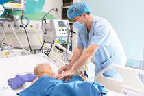 Bỏ thuốc điều trị, bé trai 5 tuổi mắc thận hư nguy kịch