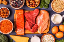 Loại vitamin và thực phẩm giúp cân bằng nội tiết tố cho chị em mãn kinh