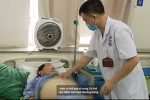 Sử dụng lại đơn thuốc cũ, bệnh nhân 50 tuổi bị suy tuyến thượng thận