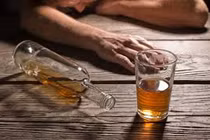 Bác sĩ mách cách làm giảm độc hại của rượu khi ăn uống ngày Tết