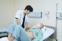 Phẫu thuật cấp cứu cho người đàn ông bị “thoát vị bẹn cầm tù”