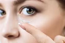 5 điều cần tránh khi sử dụng lens tránh gây hại cho mắt