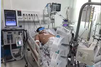 Bác sĩ chỉ rõ sai lầm khiến sốt xuất huyết nguy hiểm