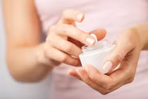 10 sản phẩm làm đẹp “tiền mất tật mang” 
