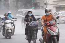 Bụi bay trắng phố Tôn Đức Thắng, Hà Nội