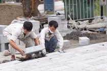 Vỉa hè Hà Nội nhanh xuống cấp, lỗi do đâu?