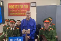 Lý do tử tù dùng đũa đâm trọng thương 2 người cùng buồng giam