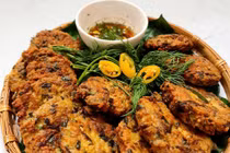 Ai không nên ăn rươi?