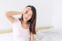 Ngủ dậy thấy những dấu hiệu bất thường này, cần đi khám ngay