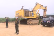 Nghệ An: “Đột kích” công trường khai thác hơn 300.000 m3 khoáng sản trái phép