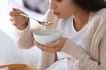 Mắc cúm ăn gì, kiêng gì để nhanh khỏi?