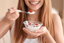 Người bị đau dạ dày có nên ăn sữa chua?
